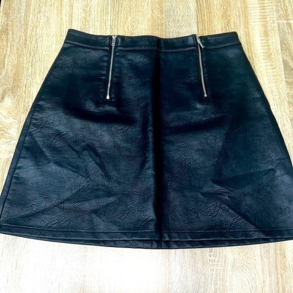 Zara Basic Black Faux Leather Mini Skirt with Zipper Detail - Size Small